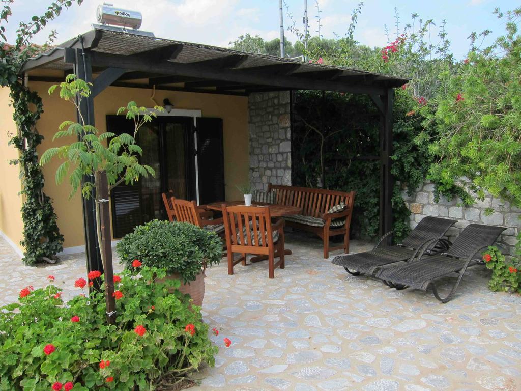 Estia Holiday Gythio Extérieur photo