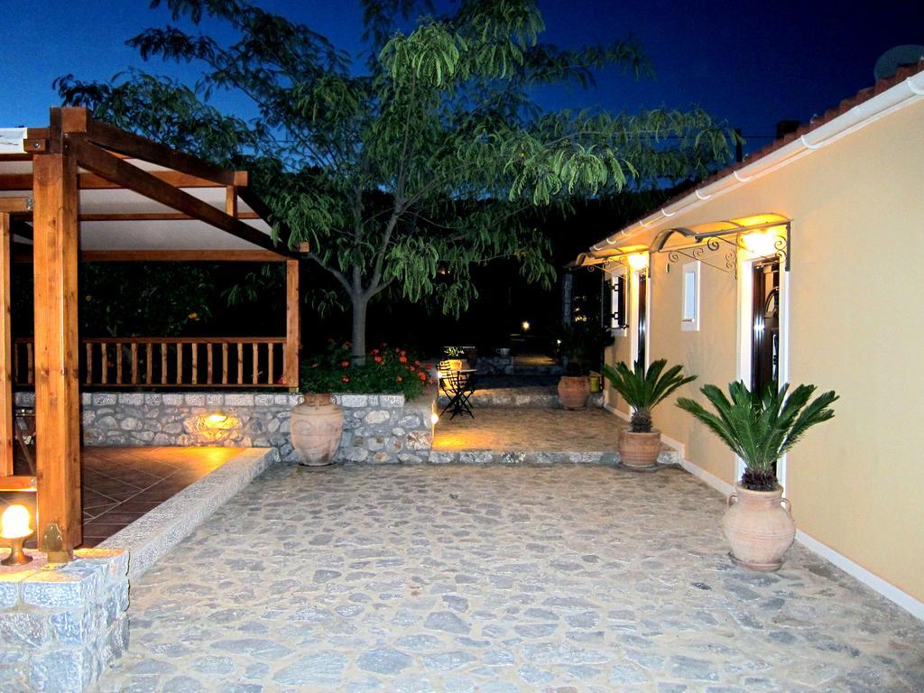 Estia Holiday Gythio Extérieur photo